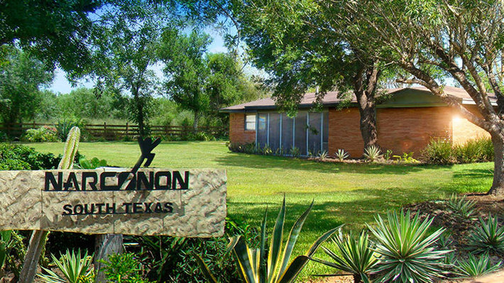 front of Narconon center in Texas