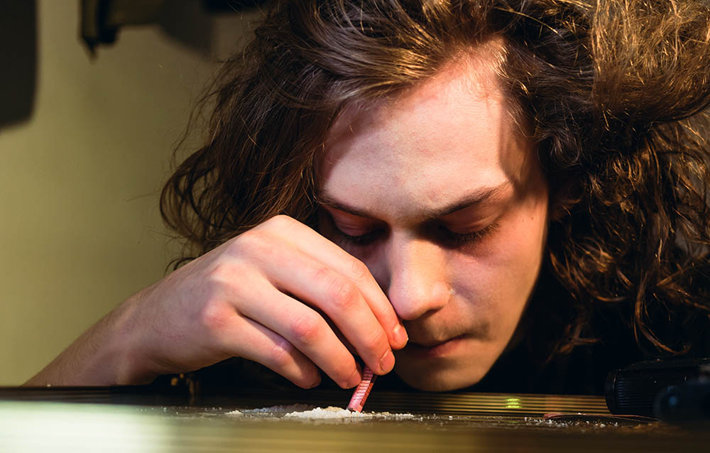 teen using cocaine